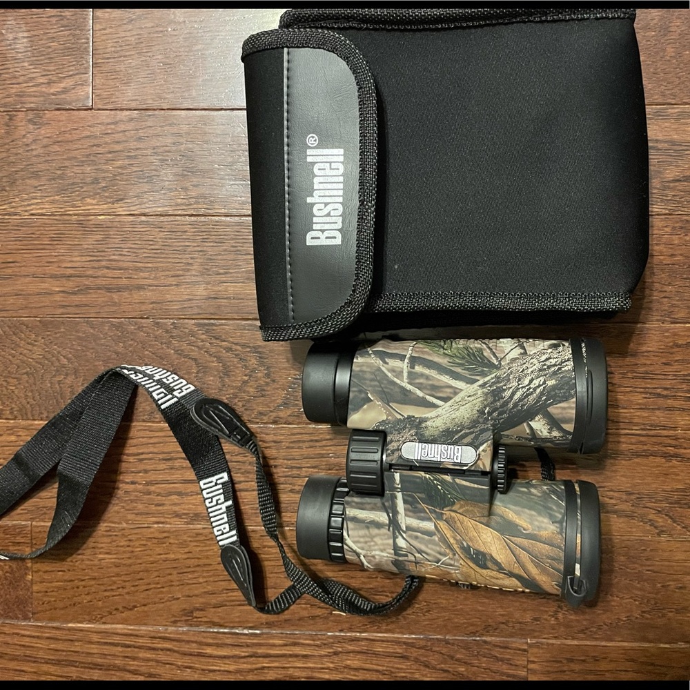 Bushnell Real Tree 10x42 Binoculars